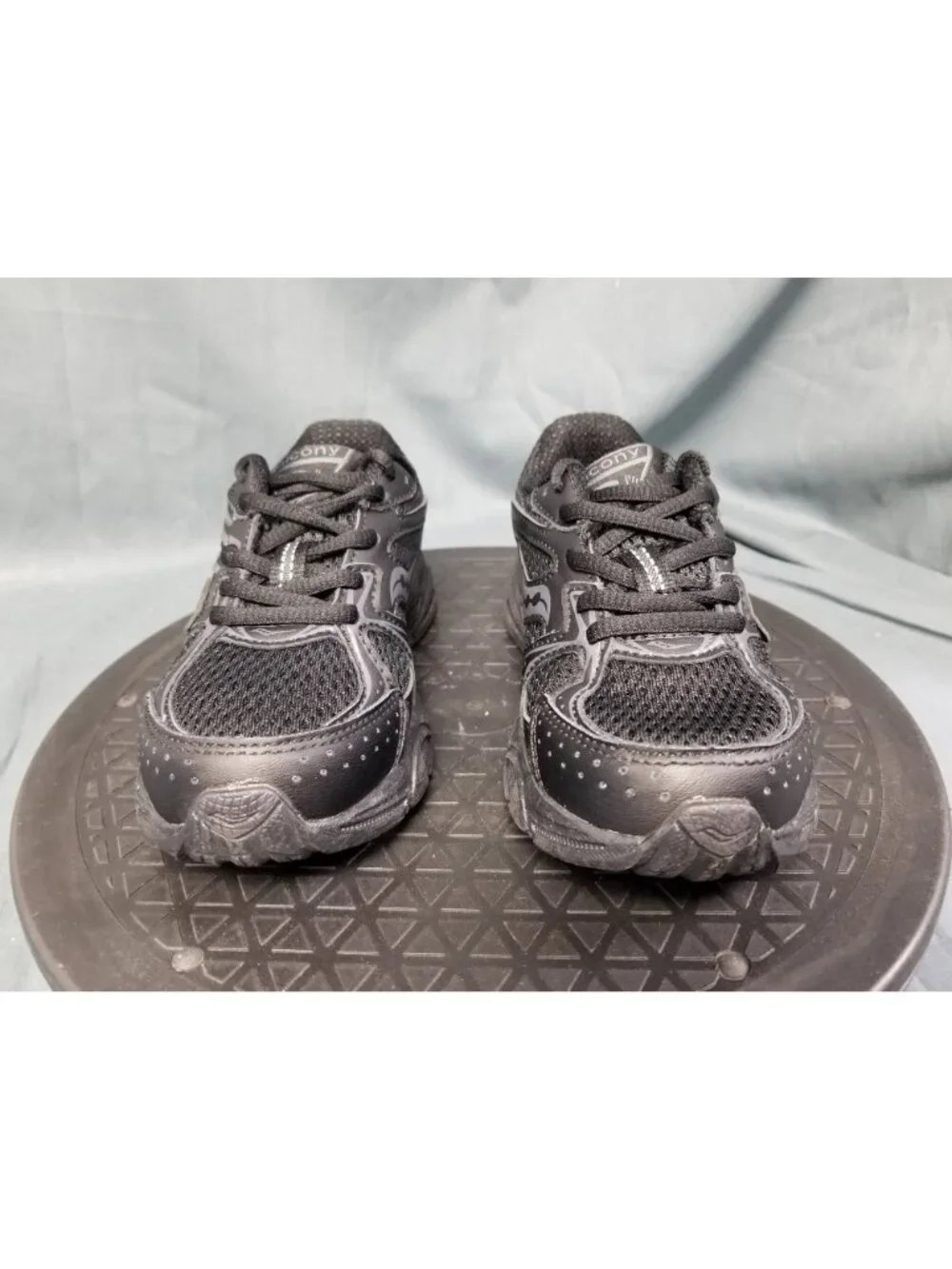 Saucony Ride Millennium KDZ Sneakers Black Kids Size 2 New No Box!